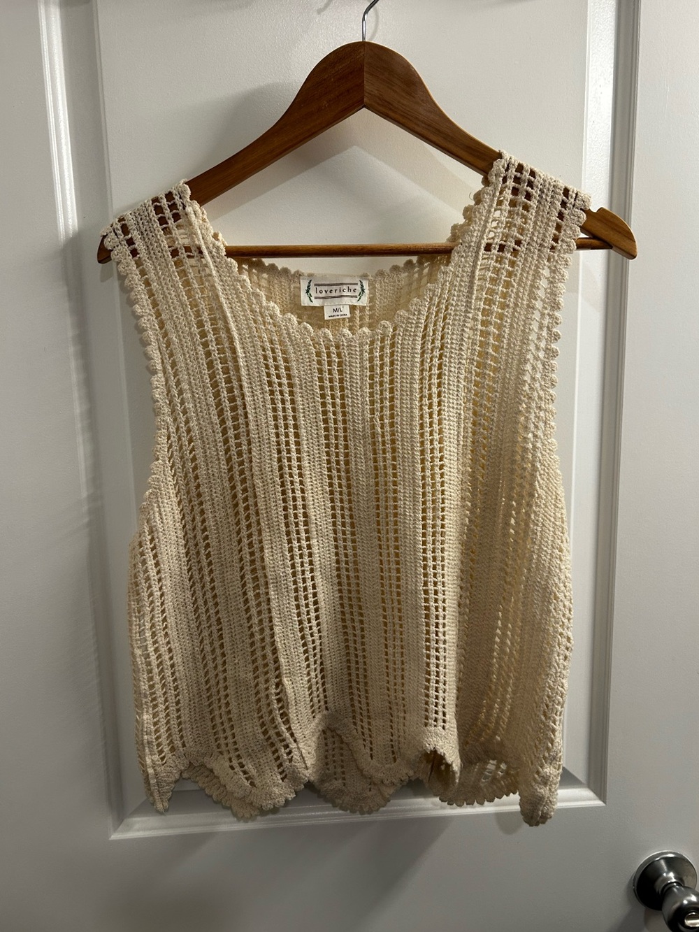 Scalloped Trim Cream Crochet Top Sz M/L